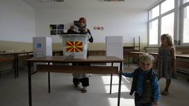 Macedonios dicen ‘sí’ a cambiar el nombre de su país para evitar conflicto con Grecia