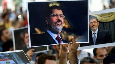 Discreto entierro del expresidente de Egipto Mohamed Mursi