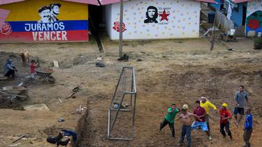 Mayor bombardeo contra disidencias de FARC en Colombia deja 16 muertos