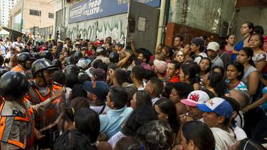 Oposición venezolana avanza condicionada hacia referendo