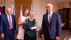 Elizabeth Odio recibe Premio Jerusalem 2023 por dedicar su vida a defender Derechos Humanos