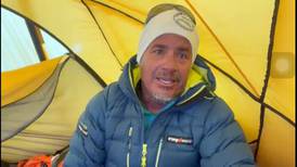 Warner Rojas rescatado del Everest en helicóptero con indicios de edema pulmonar