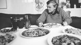 Milan Kundera: la importancia simbólica de la comida en sus historias