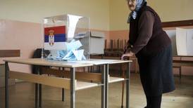 ‘Compra de votos’ y ‘relleno de urnas’: Repetirán elecciones en capital serbia por supuestas irregularidades