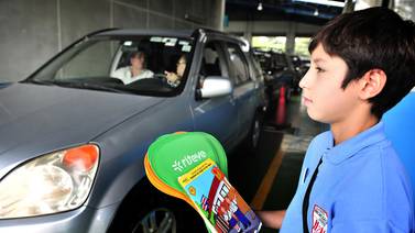 Campaña promueve dispositivos de seguridad para niños en los vehículos