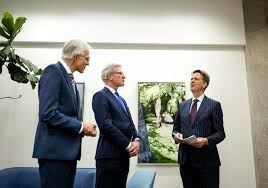 Richard van Zwol (Izq) y Elbert Dijkgraaf (centro), fueron fundamentales para consolidar el gobierno del PVV, ya que actaron como mediadores. Foto: Sem van der Wal/ANP/AFP