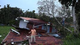 Tornado en Santa Bárbara de Heredia:  ‘Mi esposa se protegió bajo la cama; yo hoy duermo en casa destechada’