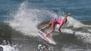 La niña que le tenía miedo a las olas grandes fue la mejor tica del Essential Costa Rica Surf Pro