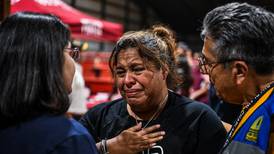 ‘Tengo el corazón roto’: Familiares organizan vigilia por tiroteo en Texas