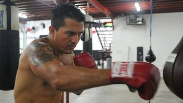 El boxeador tico Jaime Barboza perdió pelea por el título mundial interino del peso supermediano
