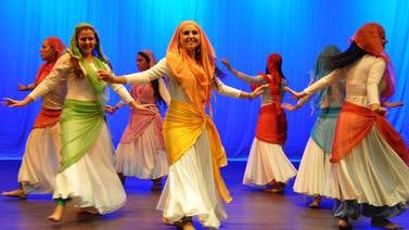 Bailarines de la Academia Danza 'O' viajan a Suiza a promover la diversidad cultural