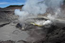 Aguaceros alteran actividad del volcán Poás con emanación de gases y cenizas 