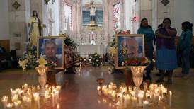 Sepultan a sacerdotes jesuitas asesinados dentro de iglesia en México