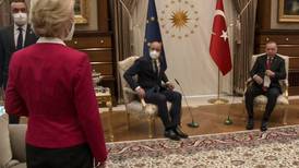 (Video) Desplante del presidente de Turquía a la jefa de la Comisión Europea: la dejó sin asiento en una reunión oficial