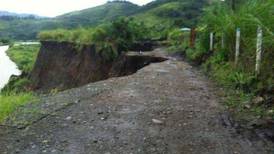 Municipalidad tiene un año para solucionar destrucción de camino en Ujarrás