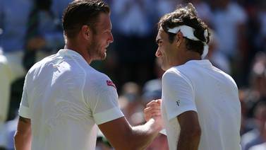 Roger Federer y  Andy Murray avanzan en  Wimbledon, cae la campeona Petra Kvitova