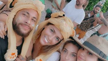 Modelo costarricense Catalina Freer celebra con Neymar en Brasil el fin de año