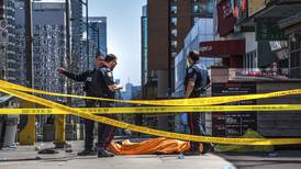 Vehículo a toda velocidad atropella y mata a 10 personas en Toronto, Canadá