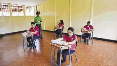 Liceo en Siquirres se estrenó en la  presión del bachillerato