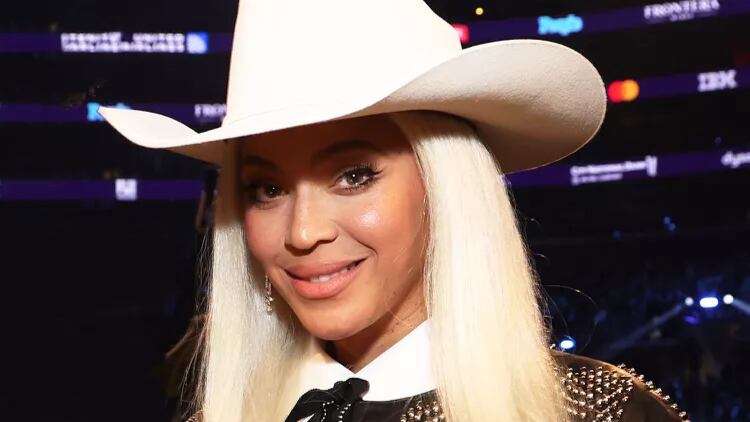 Beyoncé compartió la primicia de que iba a lanzar un nuevo álbum de música country a principios de febrero.