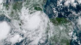 Nana entra en el norte de Guatemala como tormenta tropical y pierde fuerza