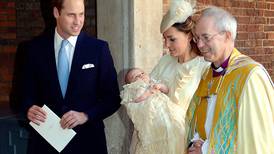  El príncipe Jorge fue bautizado en una ceremonia pequeña y muy familiar