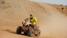 Tico se niega a rendirse en el Rally Dakar y empuja cuadraciclo por cuatro kilómetros