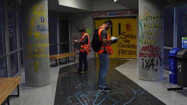 Decana pide conservar grafitis en Ciencias Sociales: ‘Esas paredes gritan, lloran...’
