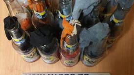 Detienen grupo de jóvenes y menores de edad con bombas molotov en Limón