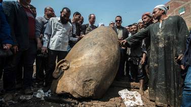 Descubierta gran estatua antigua en El Cairo