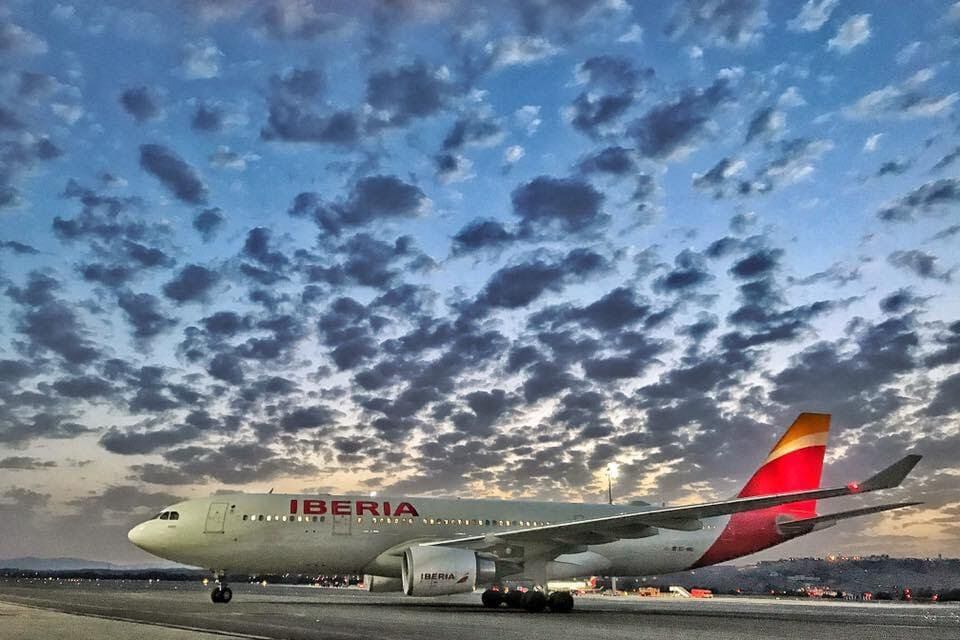Huelga de empleados en aerolínea Iberia Express obligará a suspender hasta 92 vuelos