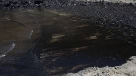 Denuncian afectaciones ambientales en playas mexicanas por derrame de petróleo