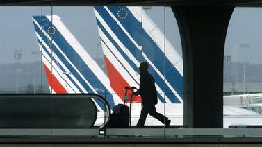 Air France advierte a pasajeros confirmar estado de sus vuelos de este fin de semana