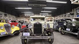 En este garaje un coleccionista atesora muchos Ford de 1930 en San José