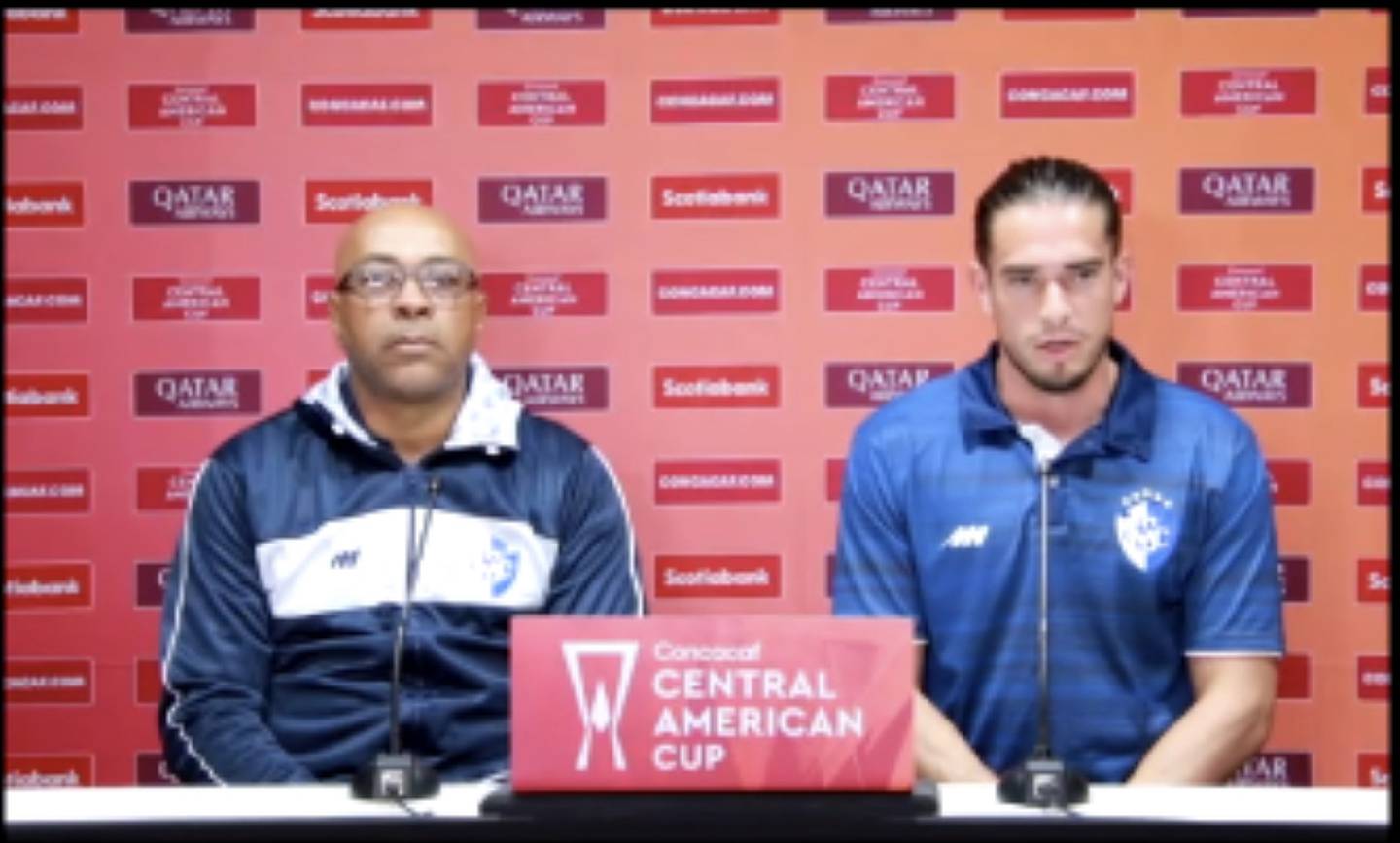 Mauricio Wright y José Vargas ofrecieron la rueda de prensa de rigor de Cartaginés en la previa del repechaje contra Comunicaciones, en la Copa Centroamericana de Concacaf.