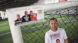 A Wílmer López le tocó hablar de fútbol mientras pedía el voto en las urnas 