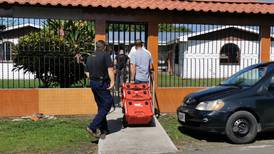Dos funcionarios del PANI detenidos por presuntas agresiones contra menores de hogar en Guácimo