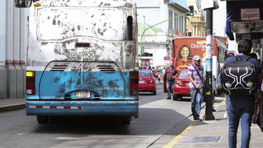 Nogui Acosta rechaza usar créditos internacionales para renovar buses