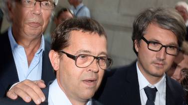  Tribunal francés absuelve a médico por muerte de enfermos terminales