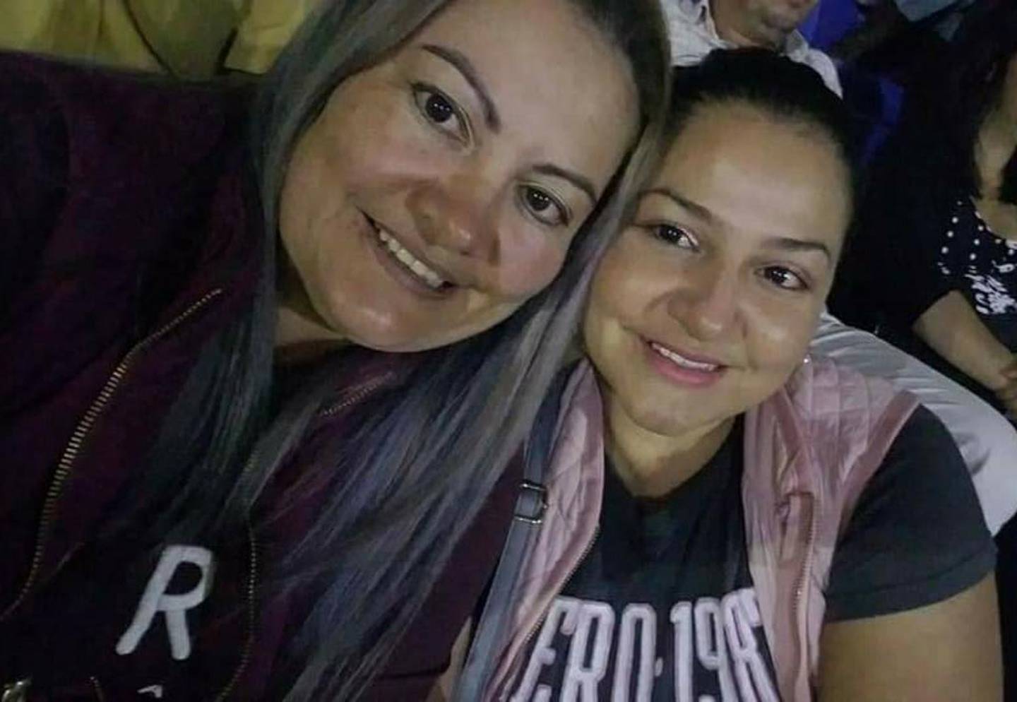 Rebeca Rodríguez (derecha) dice que todavía no tienen la autopsia sobre la muerte de su hermana Arelys (izquierda) y que un mes después no logran asimilar que haya muerto por complicaciones en una liposucción. Foto: Cortesía familiar.