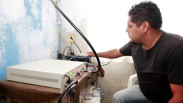 Pueblito mexicano monta su  red de telefonía celular  