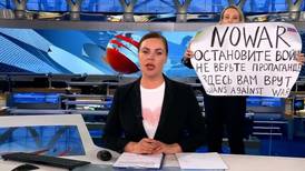 Periodista Marina Ovsiannikova está en la lista de personas buscadas en Rusia