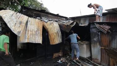 Incendio en León XIII deja a 13 personas sin hogar