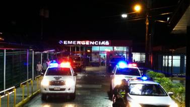 Conductor de automóvil sobrevive a ataque a balazos en Cariari de Pococí