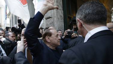  Silvio Berlusconi piensa en su regreso a la vida política en Italia