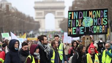 Protesta de los ‘chalecos amarillos’ se debilita en las calles de Francia