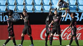 Arquero tico vio desde el banquillo, exhibición de Karim Benzema, en la caída del Celta de Vigo ante el Real Madrid
