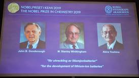 Tres investigadores ganan Nobel de Química por desarrollar las baterías de litio