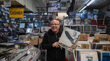 Nostalgia, sonido, arte: los discos de vinilo renacen en Estados Unidos