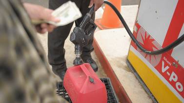 Gobernador de Nueva Jersey ordena racionamiento de combustible